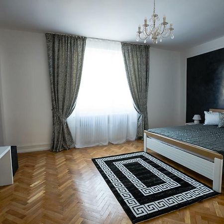 סיביו White Spacious Apartment מראה חיצוני תמונה