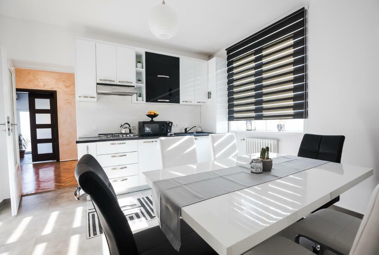 סיביו White Spacious Apartment מראה חיצוני תמונה